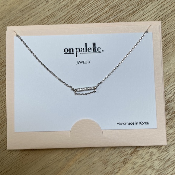 🎉HP🎉 On Palette Pave Bar Necklace 💗 Silver - Picture 4 of 9